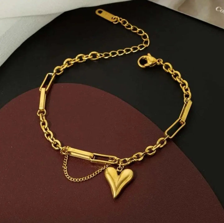 Heartlink Gold Charm Bracelet mahyal's